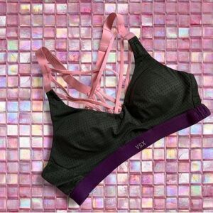 💗🩶Gray and pink cross chested VSX (Victoria Secret fitness) sports bra 🩶💗